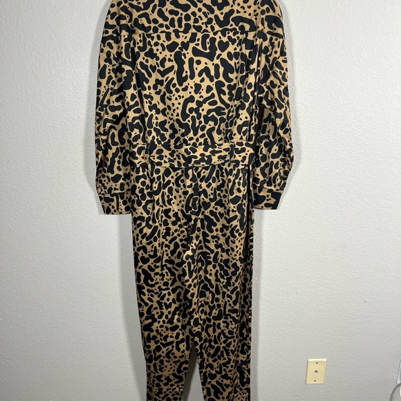 Lita by Ciara, Elegant Animal Print Jumpsuit, Large - Picture 3 of 3